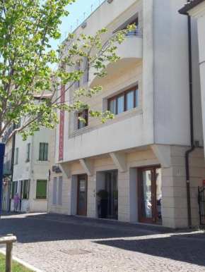 Гостиница Hotel Leon Bianco  Адриа